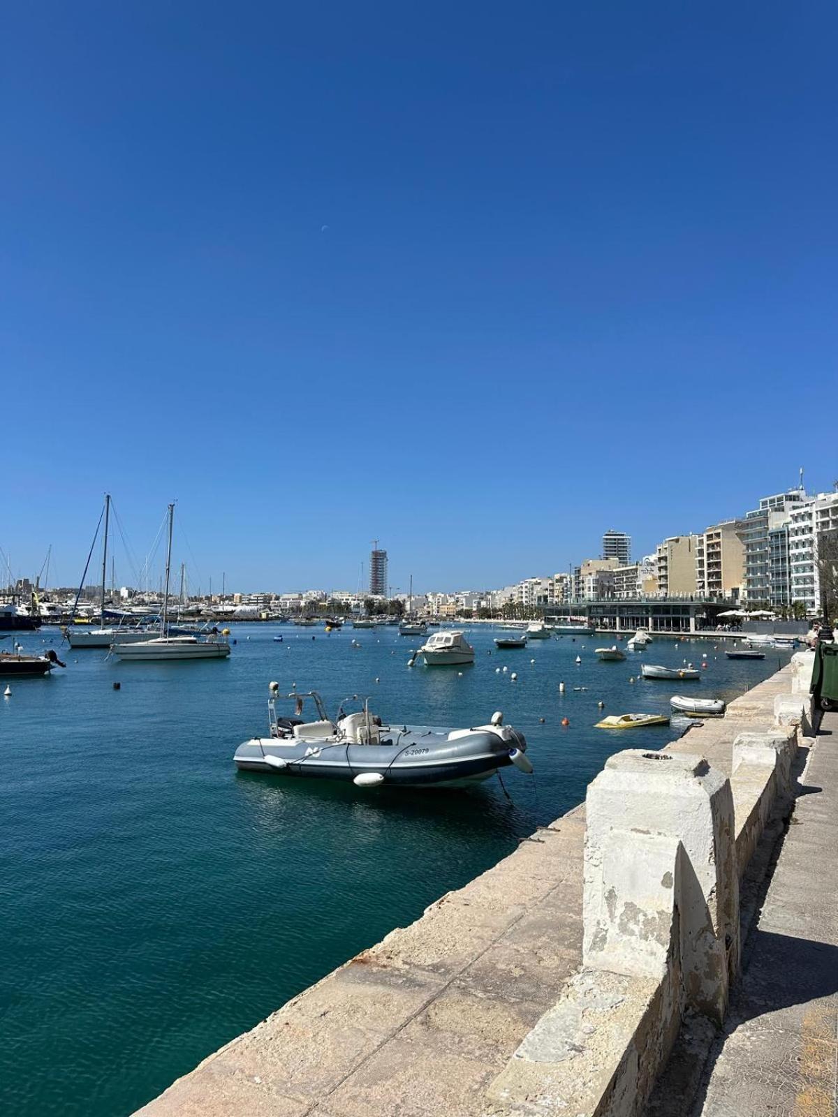 Modern Sliema Apartment Near Sea Exterior photo